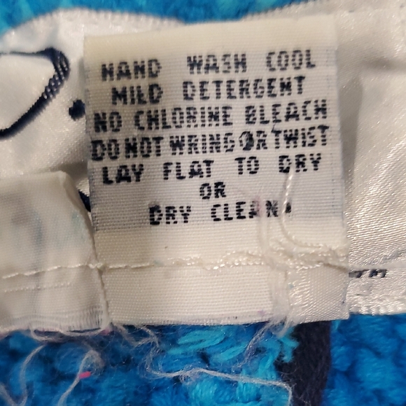 Lilly Pulitzer Knitted  Graphic Lion Flower Sweater - Picture 10 of 10